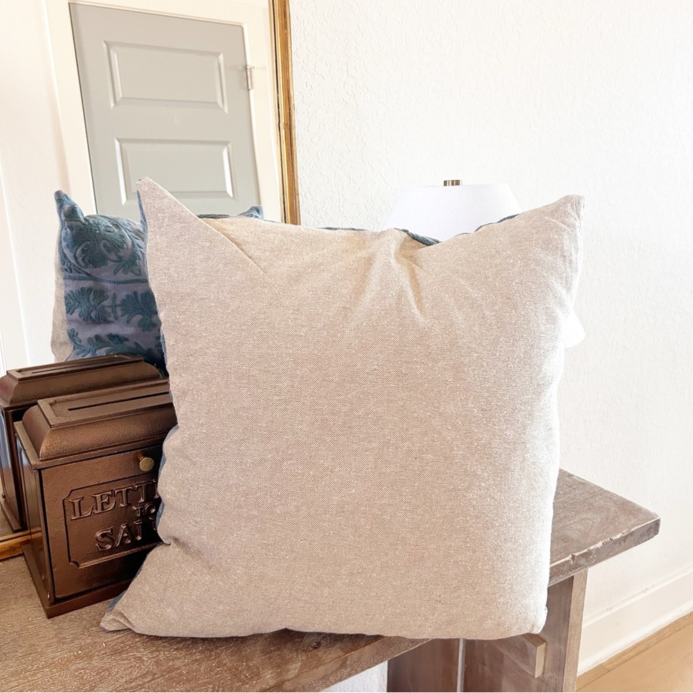 New Anthropologie Hand-Embroidered Emilie Suzani Throw Pillow - Picture 3 of 4